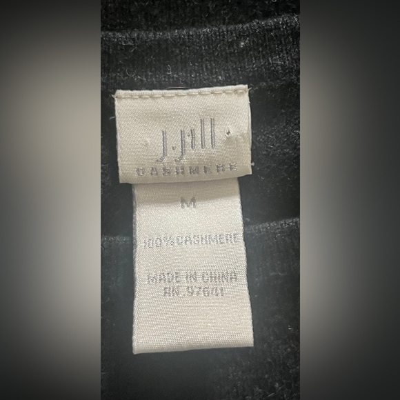 J Jill Black Cashmere Sweater with Scoop Neckline in Pristine Condition! - Picture 6 of 9